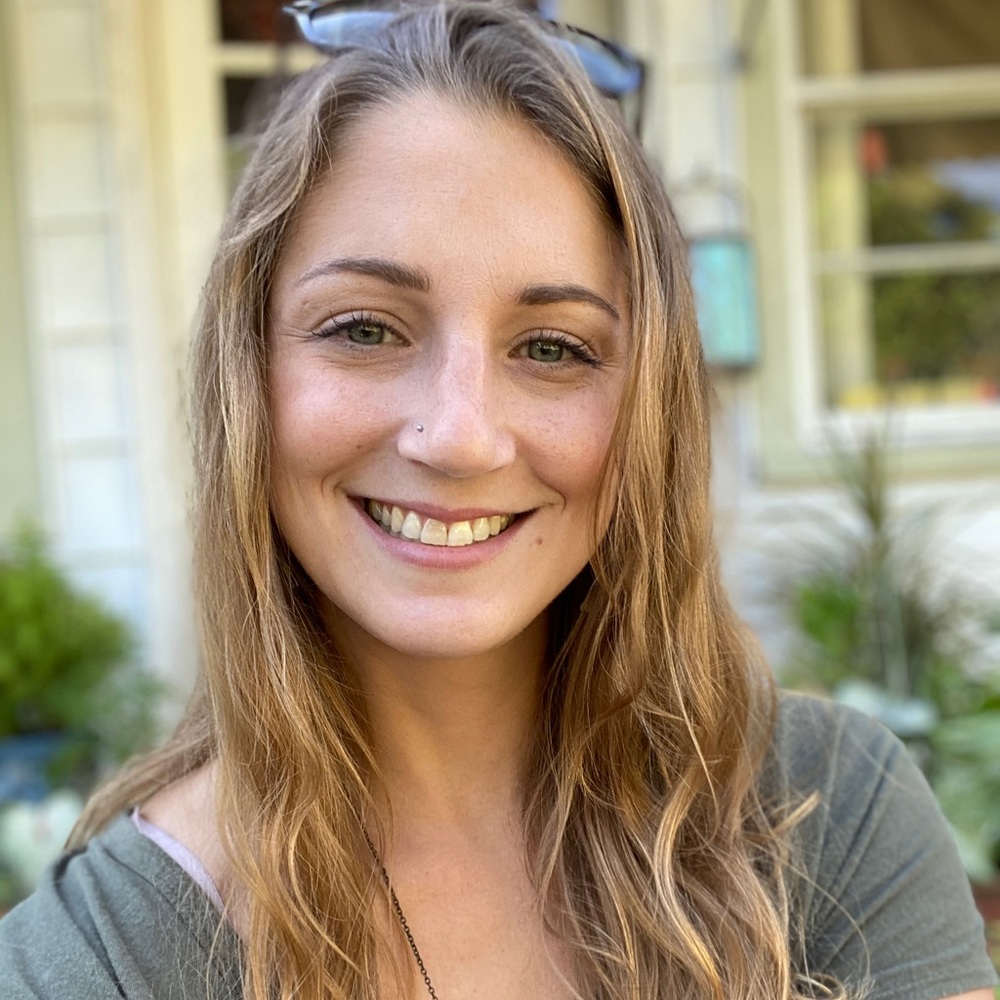 Meet your Posher, Danielle